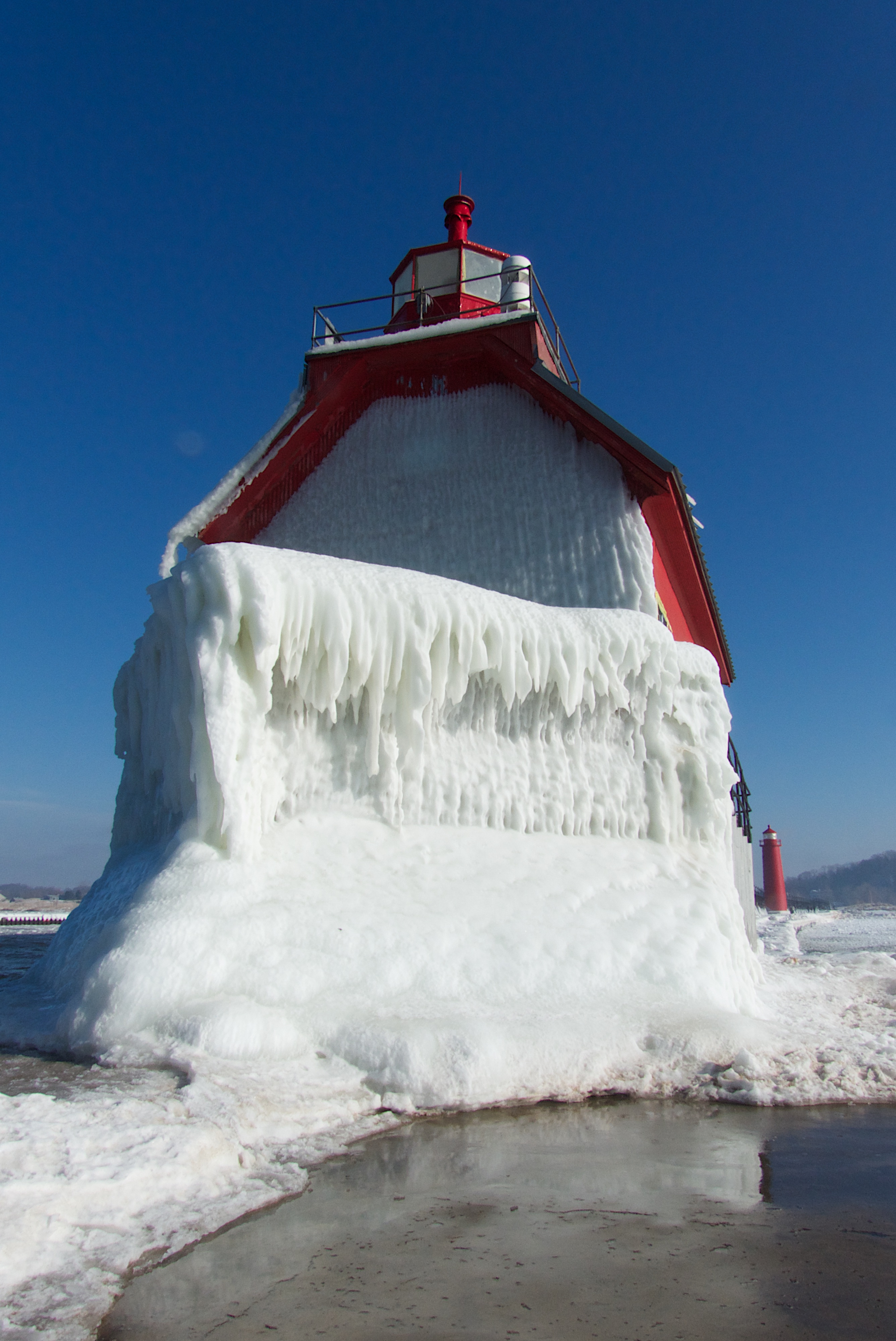 Lake Michigan’s Frozen Lights – Linda Osborne Cynowa